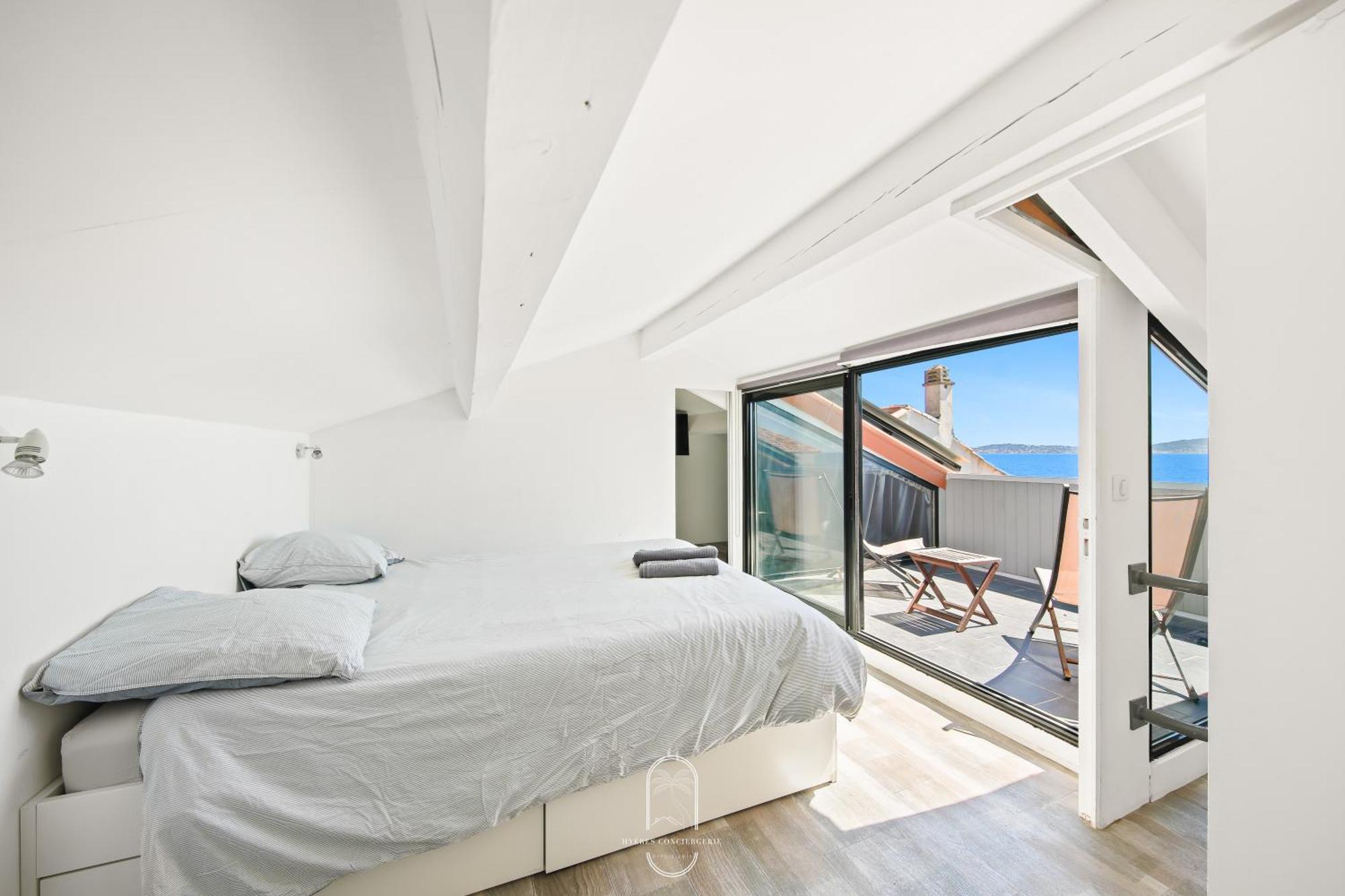 Maison Sur L'Eau-Hyeres-Almanarre-Parkings Clim Wifi By Hc Экстерьер фото