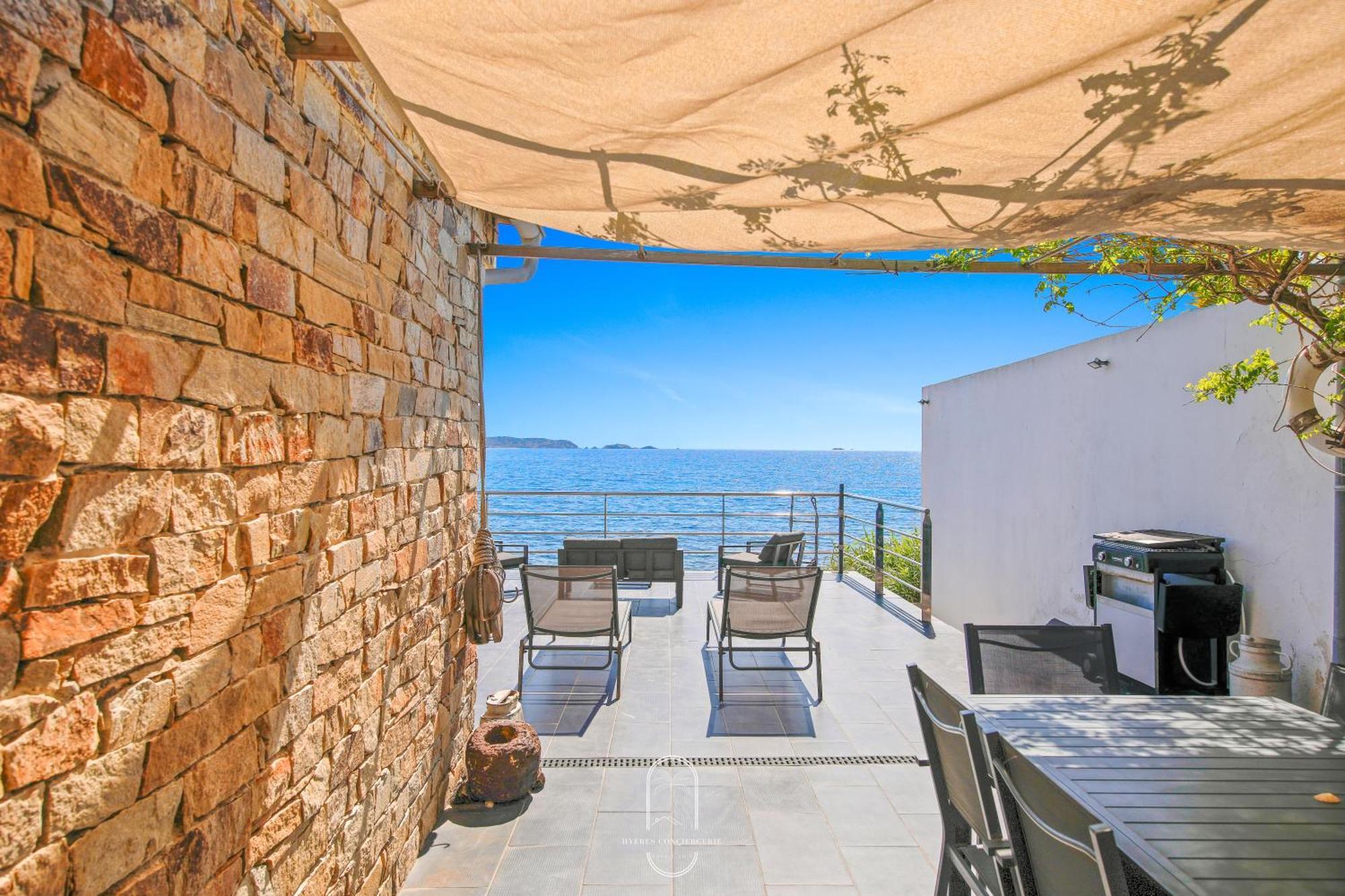 Maison Sur L'Eau-Hyeres-Almanarre-Parkings Clim Wifi By Hc Экстерьер фото