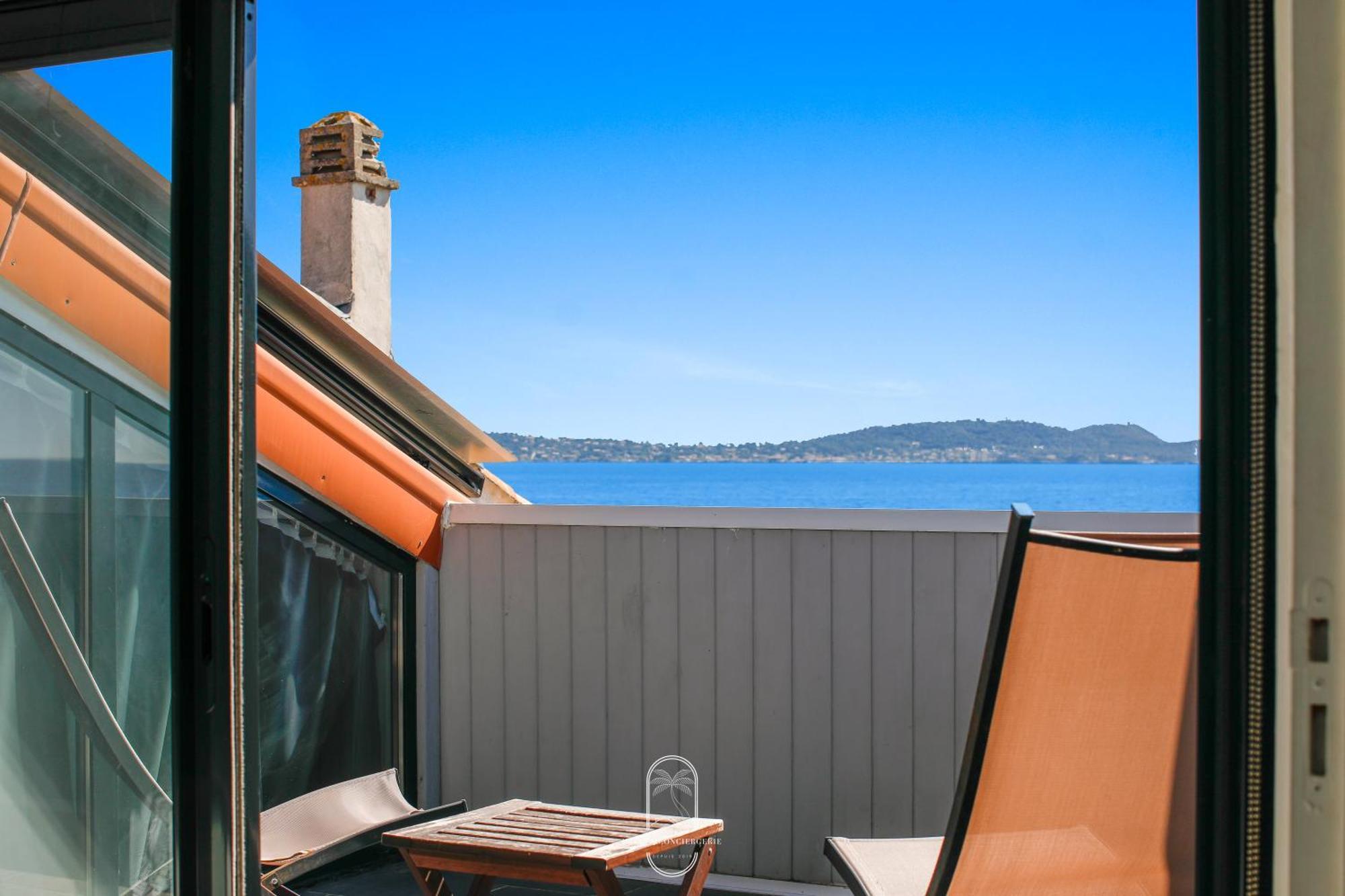 Maison Sur L'Eau-Hyeres-Almanarre-Parkings Clim Wifi By Hc Экстерьер фото