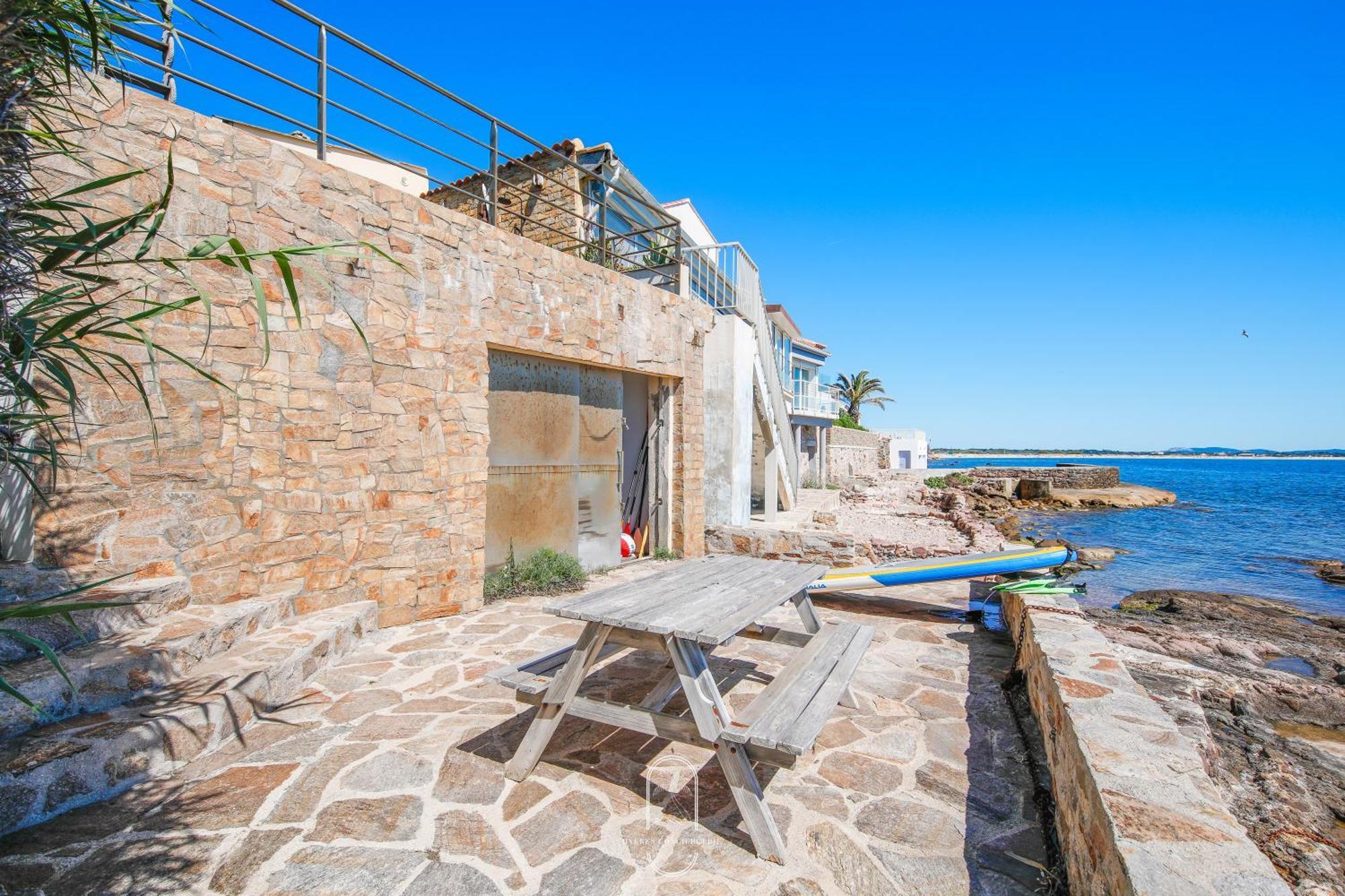 Maison Sur L'Eau-Hyeres-Almanarre-Parkings Clim Wifi By Hc Экстерьер фото