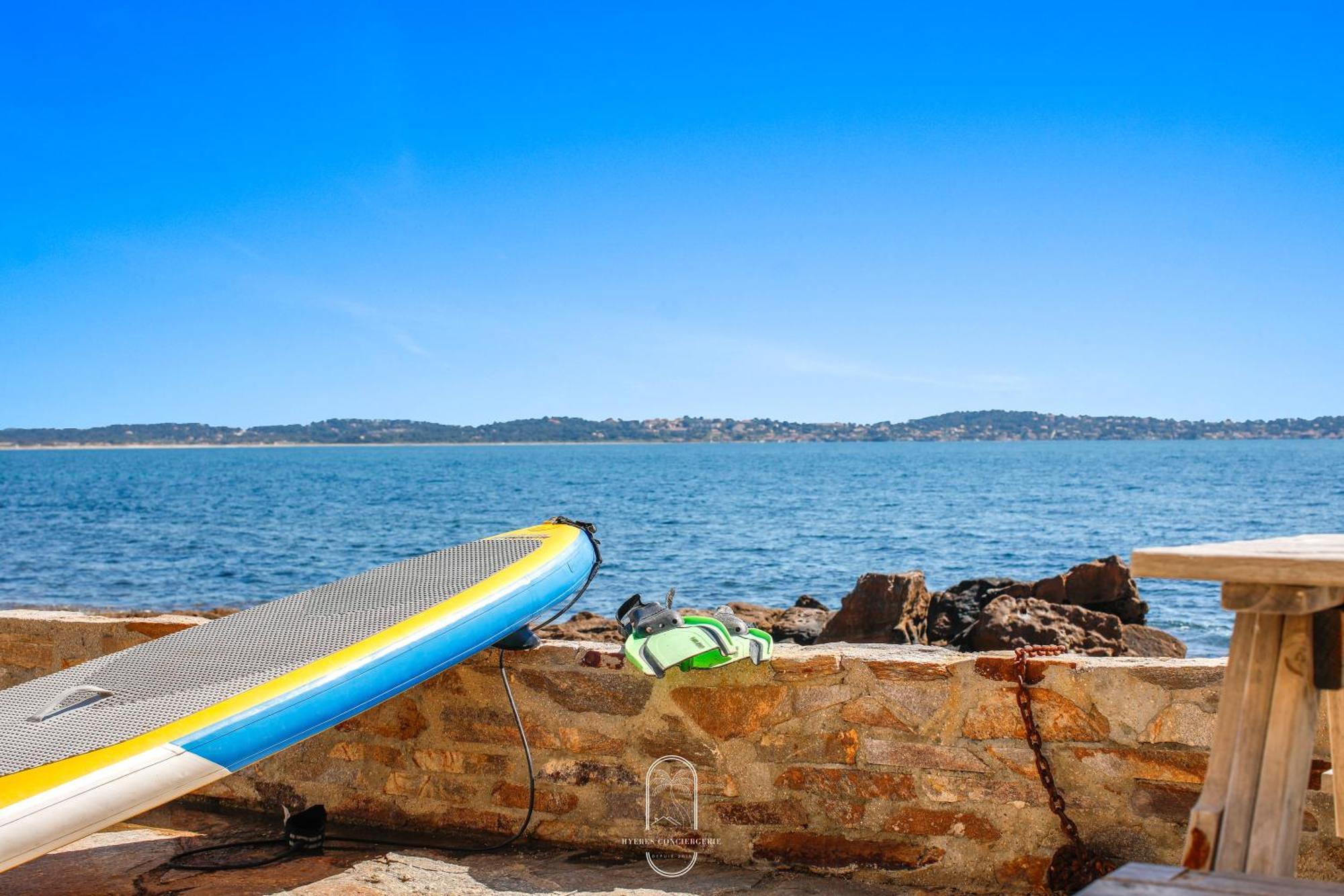Maison Sur L'Eau-Hyeres-Almanarre-Parkings Clim Wifi By Hc Экстерьер фото