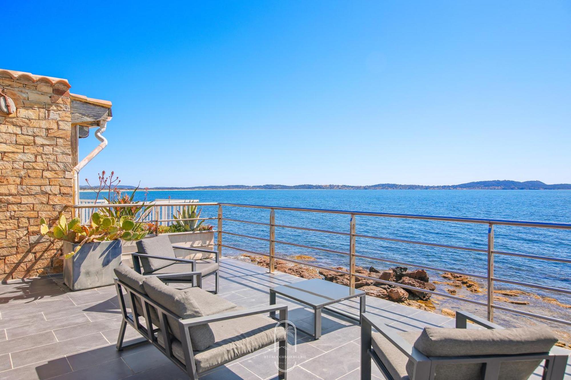 Maison Sur L'Eau-Hyeres-Almanarre-Parkings Clim Wifi By Hc Экстерьер фото