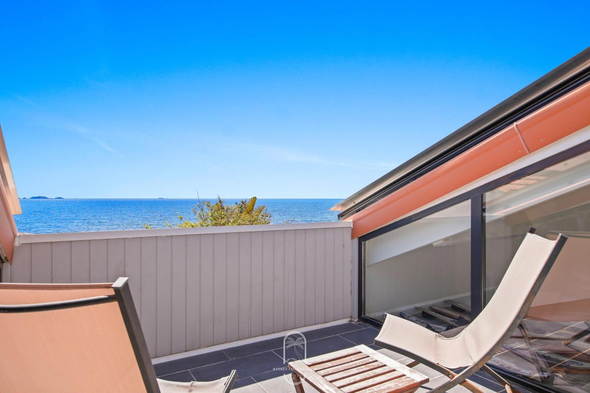 Maison Sur L'Eau-Hyeres-Almanarre-Parkings Clim Wifi By Hc Экстерьер фото