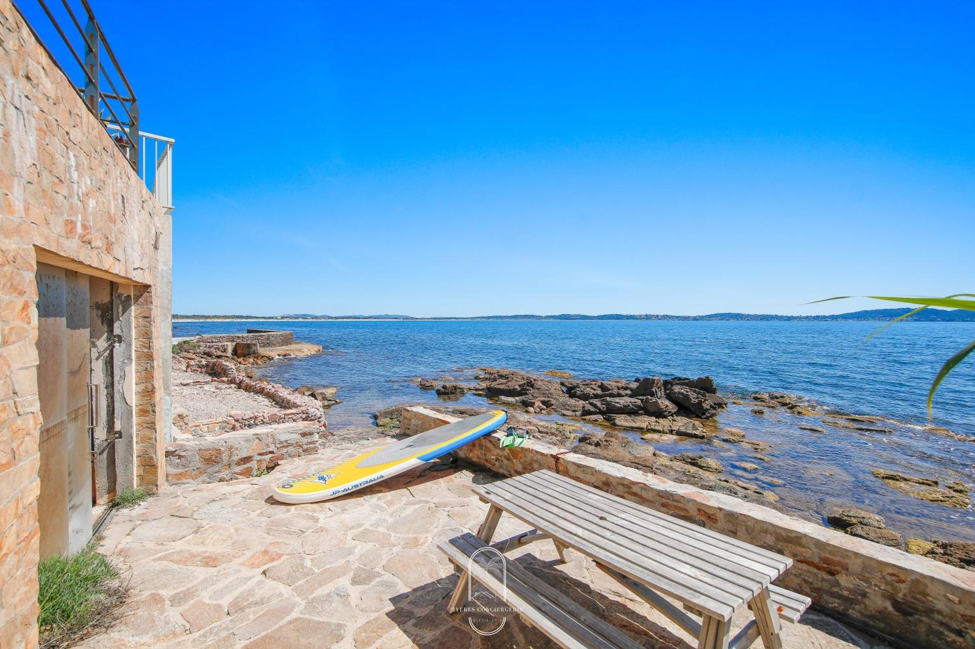 Maison Sur L'Eau-Hyeres-Almanarre-Parkings Clim Wifi By Hc Экстерьер фото