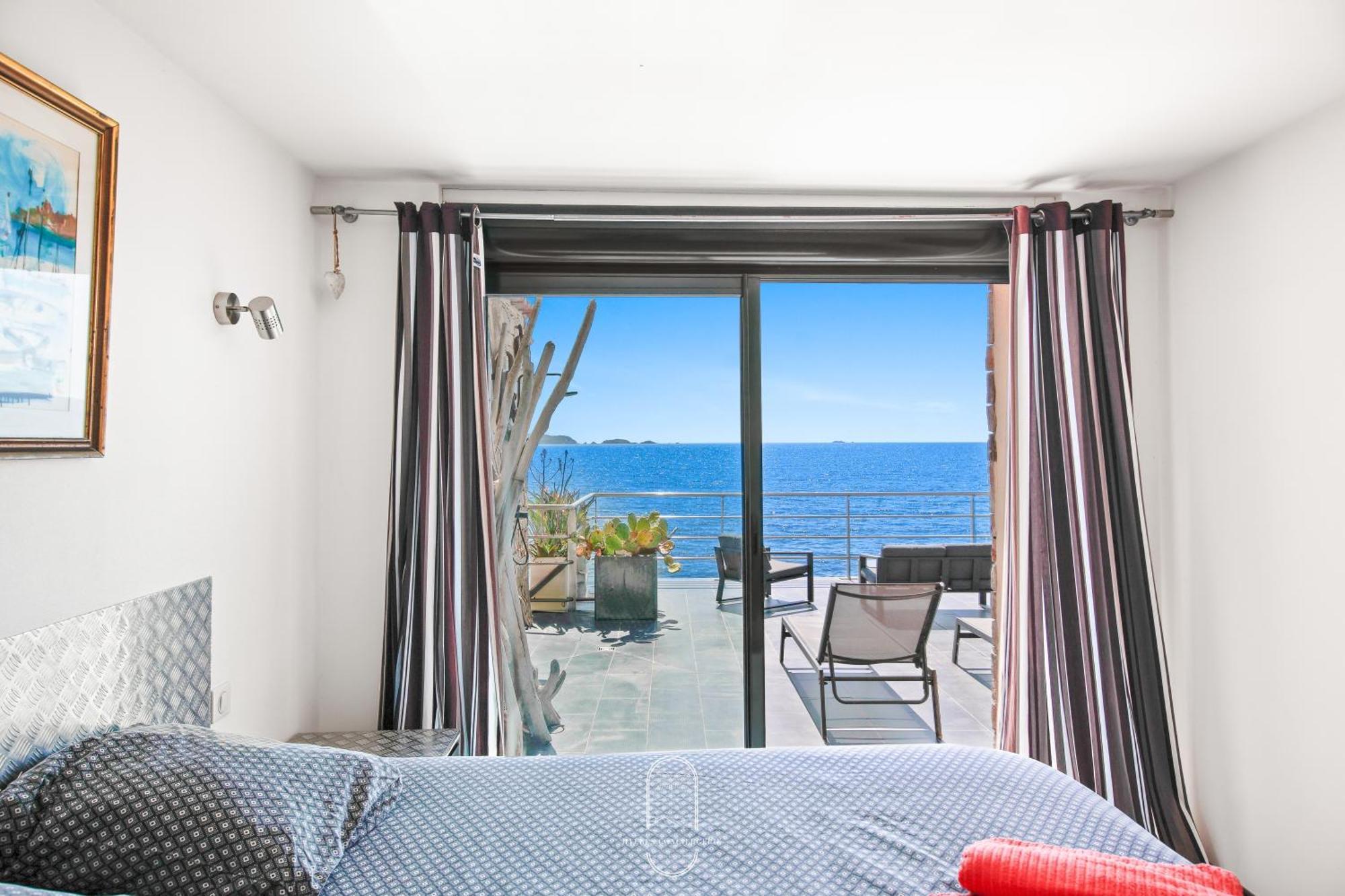 Maison Sur L'Eau-Hyeres-Almanarre-Parkings Clim Wifi By Hc Экстерьер фото